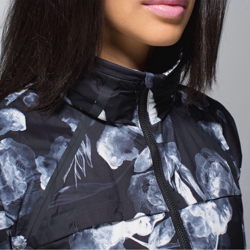 Lululemon Floral Black and White Women's Jacket - Picture 3 of 10